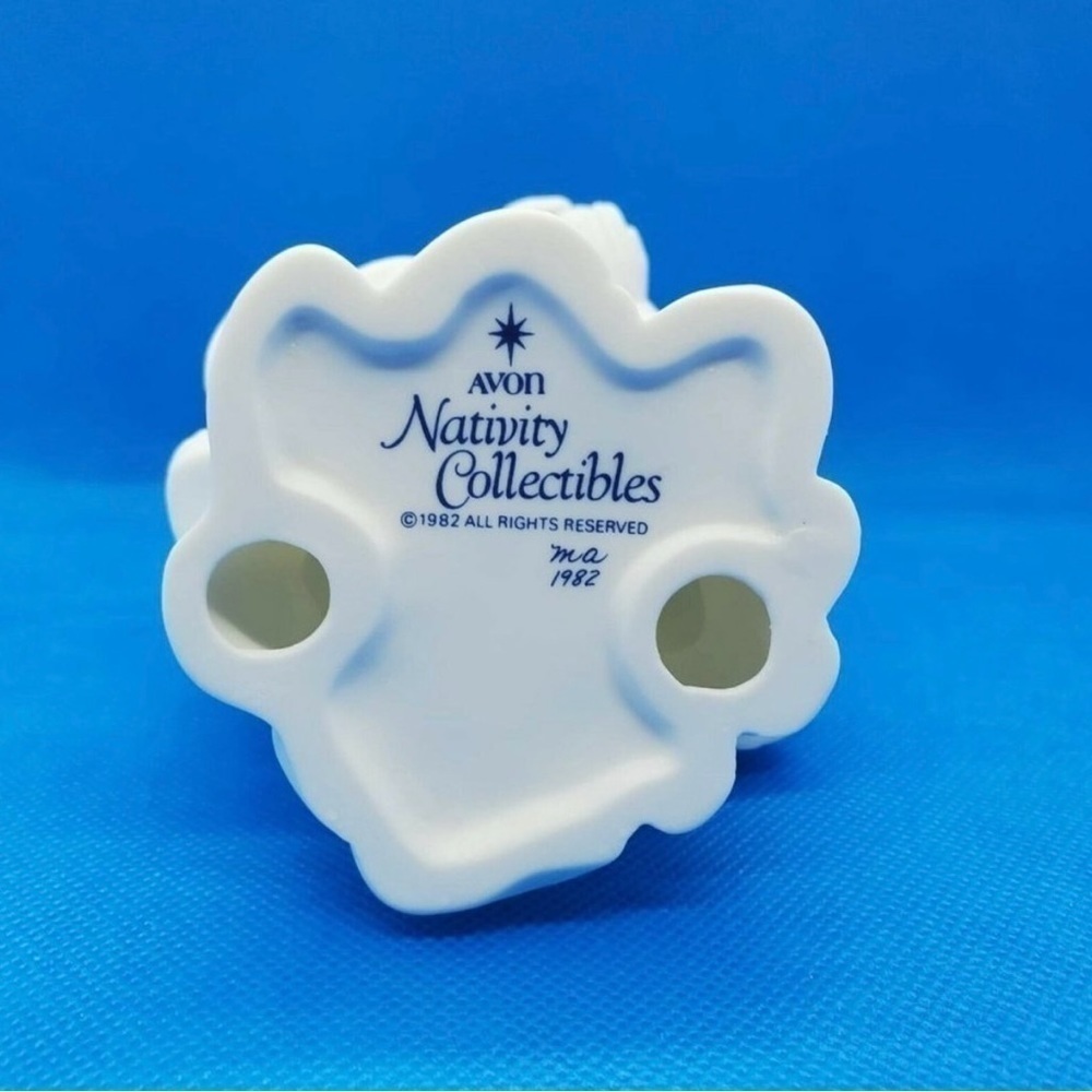 Avon Nativity Collectibles Magi Balthasar Bisque White Porcelain Figurine NIB - Picture 6 of 7